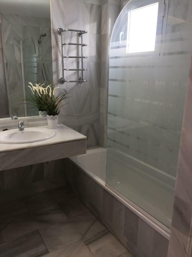 Beautiful 2 Bedroom Apartment @ Puerto Banus! Marbella Kültér fotó